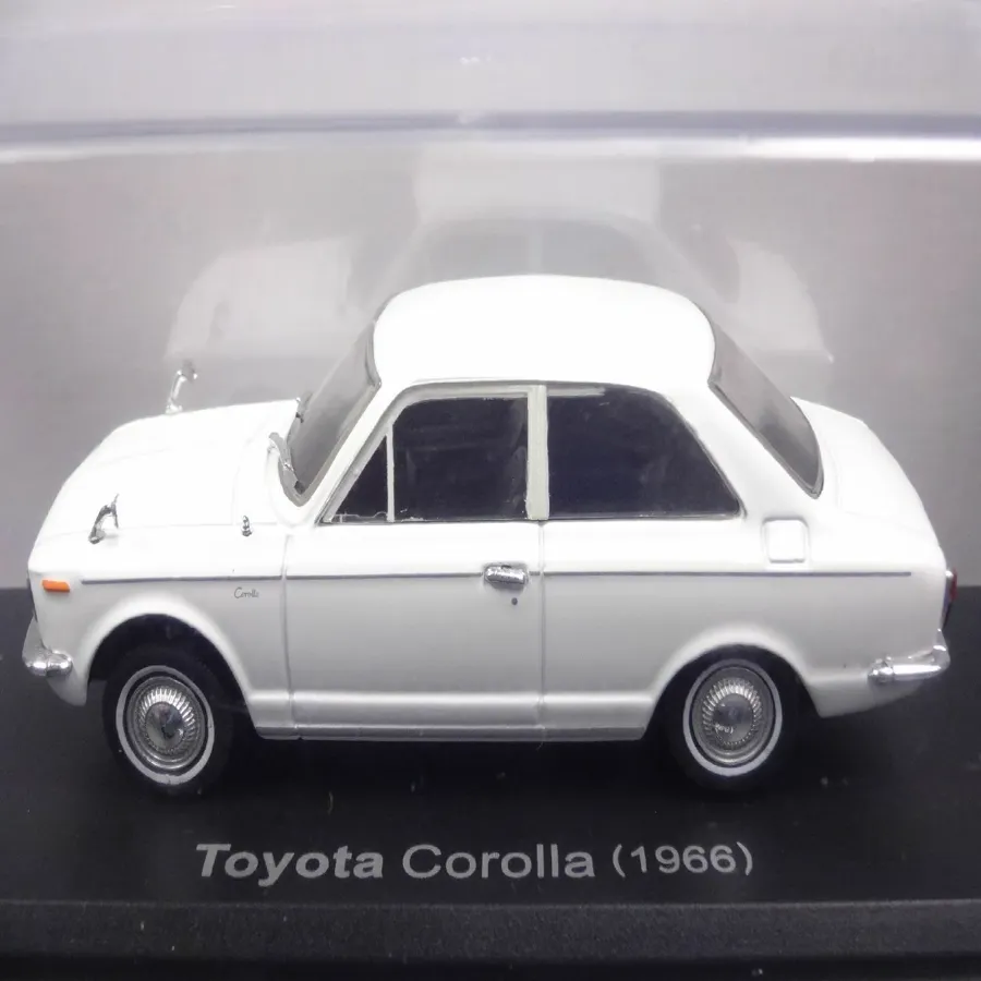 Toyota Corolla 1966 White 1/18 Scale