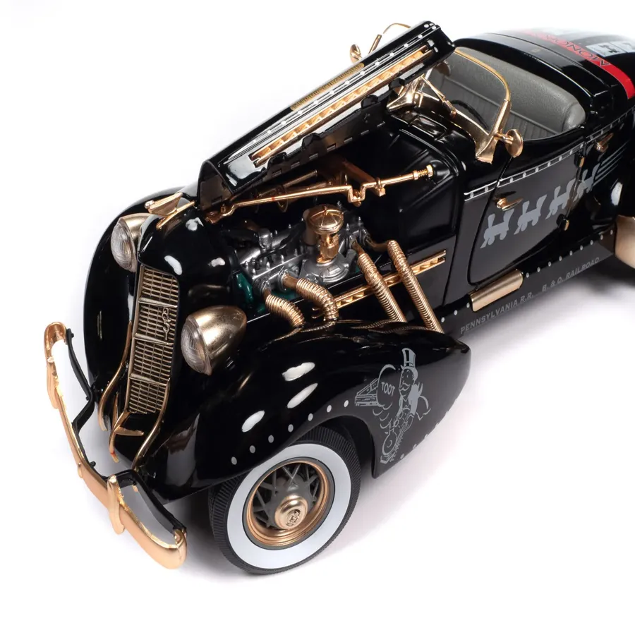 Monopoly 1935 Auburn 851 Speedster Monopoly 1:18 Scale